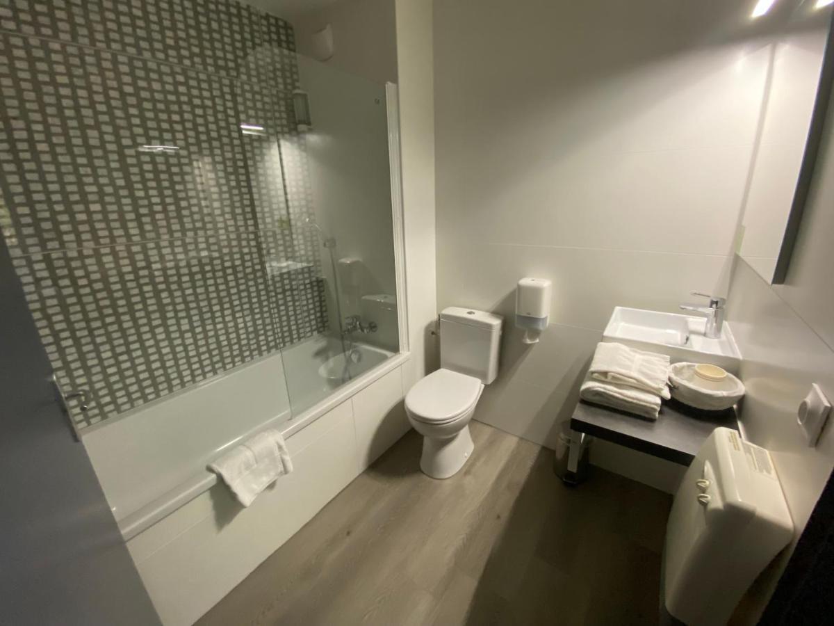 La Roseliere Hotel แซงต์-ก็องแต็ง-ฟัลลาวิเยร์ ภายนอก รูปภาพ